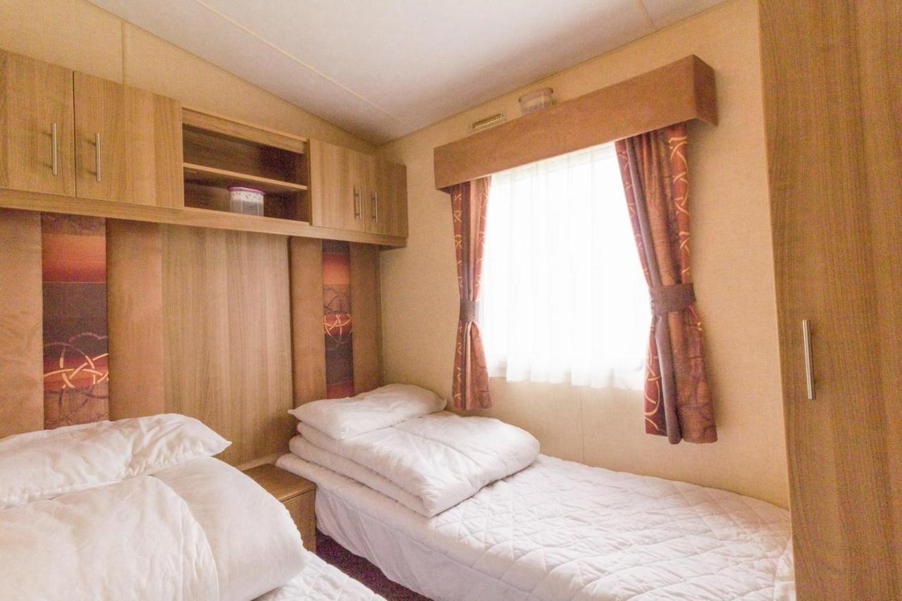 Hotel Beautiful 8 Berth Caravan At Cherry Tree Holiday Park In Norfolk Ref 70803C Great Yarmouth Zewnętrze zdjęcie